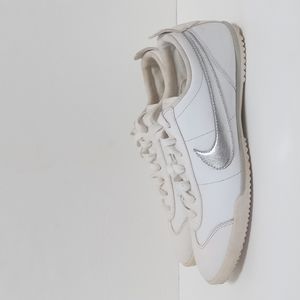 Nike Fivekay Running Shoes White Leather Sneakers